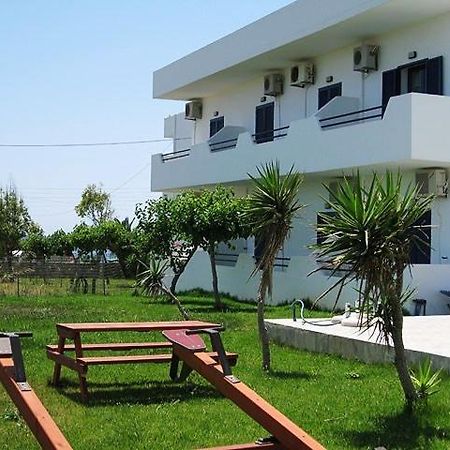 Flisvos Apartments Frangokastello Buitenkant foto